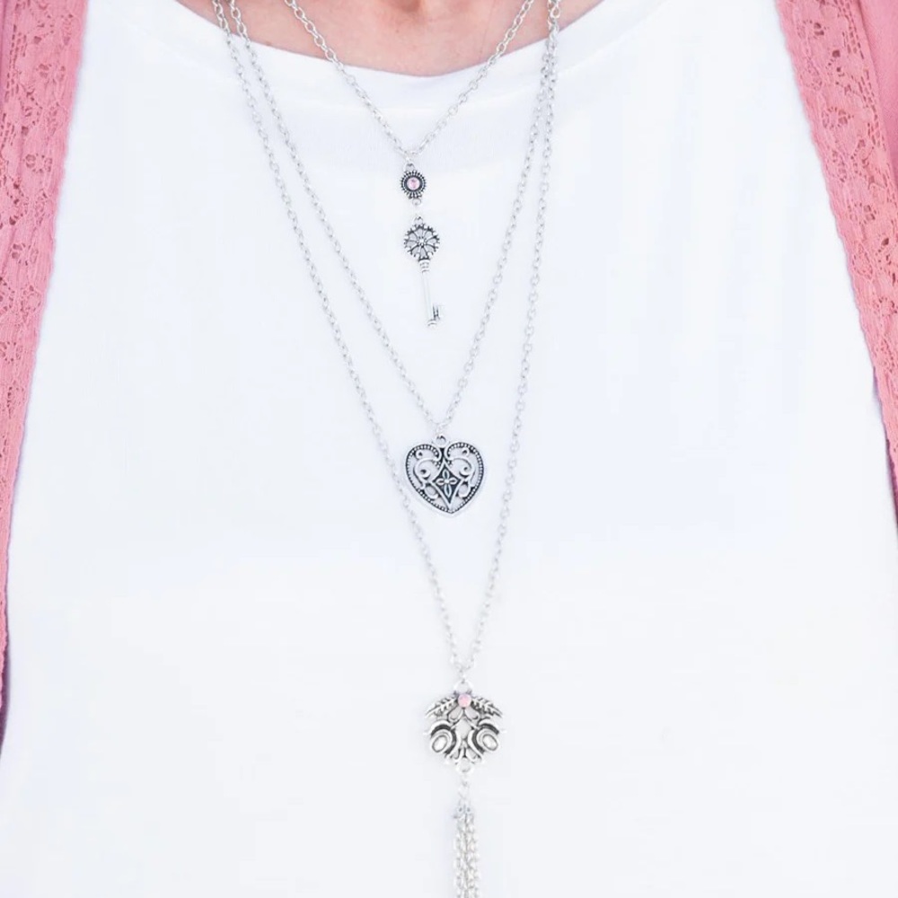 Paparazzi Love opens all doors pink necklace